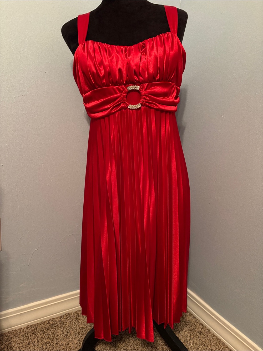 Red Pleated Midi Dress with Center Ring Detail -